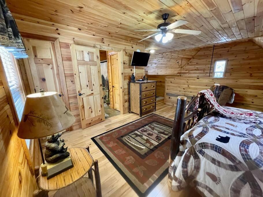 2 Bed Cabin Hot Tub Close To Helen #16 Exterior photo